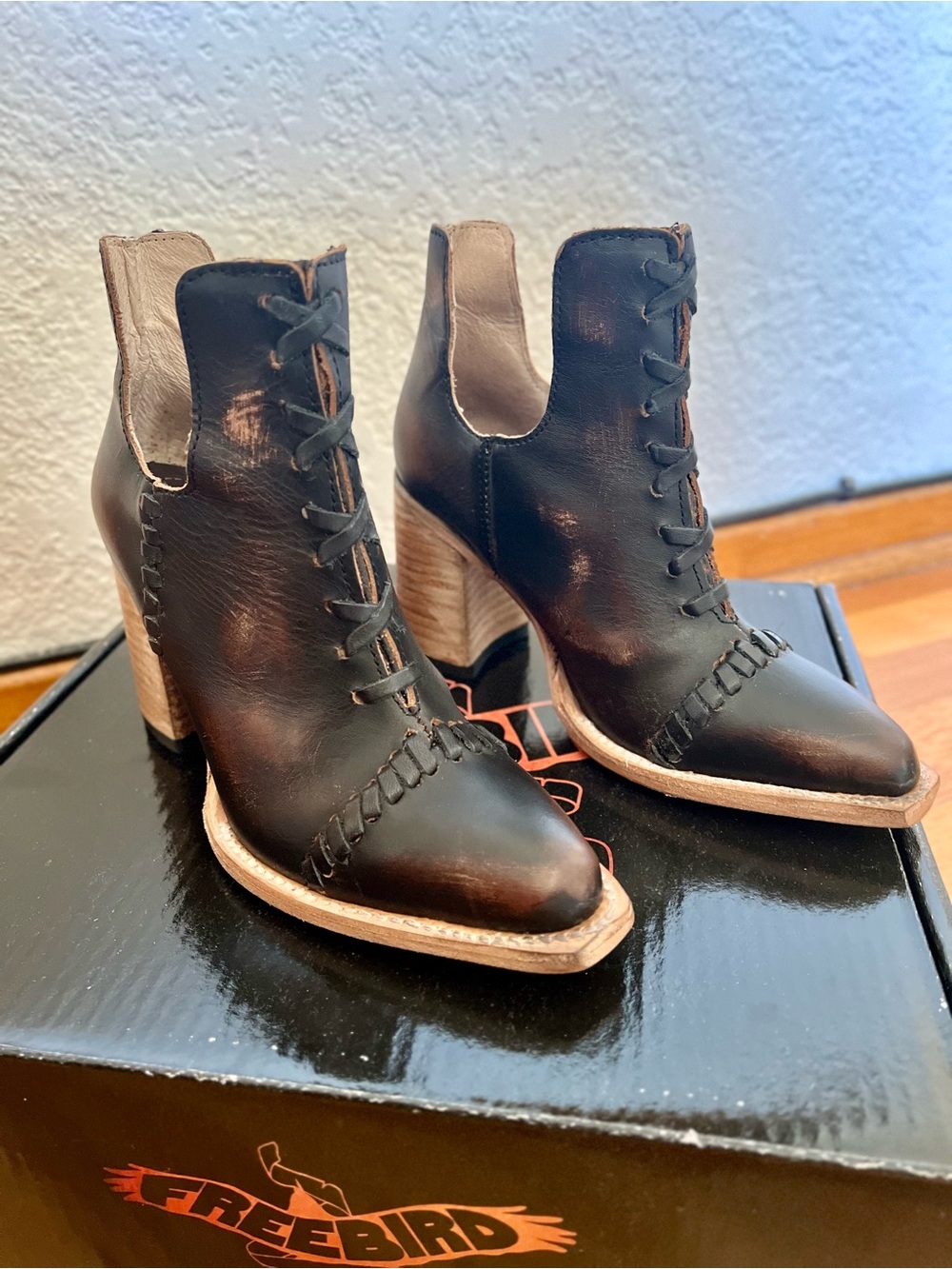 Freebird by Steven Black Leather Lace-Up Cutout Ankle Booties Dark Brown - Size
